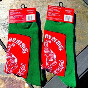 sriracha sauce crew socks (2 pair)